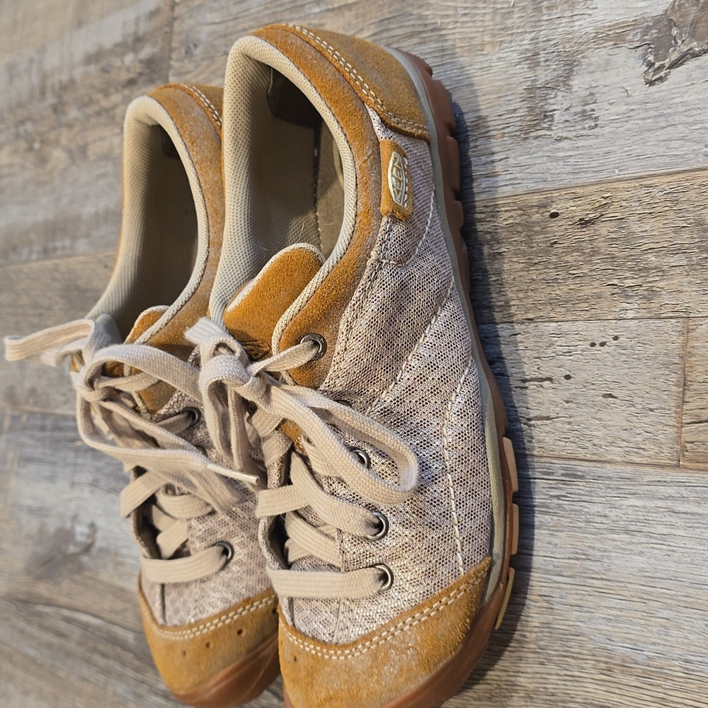 Keen Contour Arch Tan Sneakers | Size 7 - Picture 4 of 8
